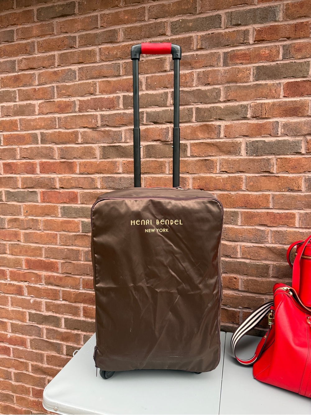 Henri Bendel New York Red Spinner Carry-On Suitcase Luggage - Picture 12 of 13